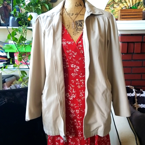 London Fog Jackets & Blazers - Vintage Tan Khaki Waterproof London Fog Jacket Size 6